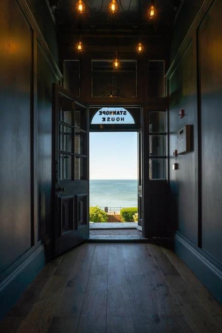 Beachfront Luxury Home With Spectacular Sea Views Herne Bay Exterior foto