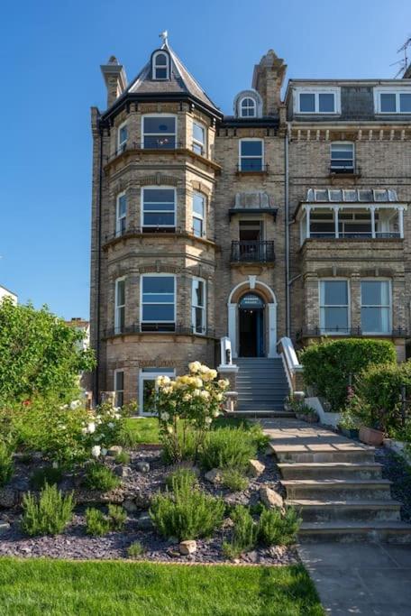 Beachfront Luxury Home With Spectacular Sea Views Herne Bay Exterior foto